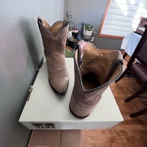 Frye Billy Short Womens boots 10M Grey